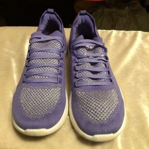 Athletic Propulsion Lab Sneaker SZ 11